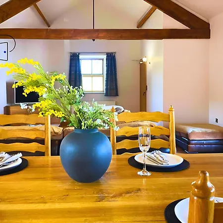 The Stables District Retreat By Polkastays Troutbeck