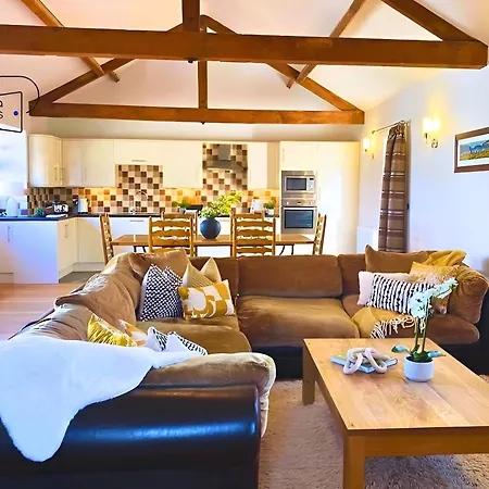 The Stables District Retreat By Polkastays * Troutbeck